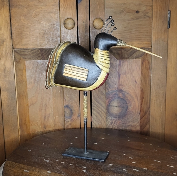 Elegant Black and Gold Bird Sculpture - Picture 4 of 13